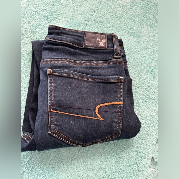 AEO like new Size 6 Long Jeans - Picture 2 of 3